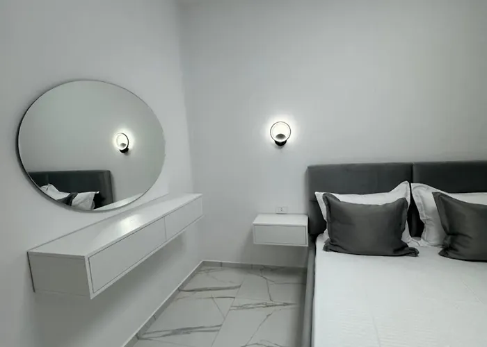 Golden Seaview Two Bedroom * Sarandë