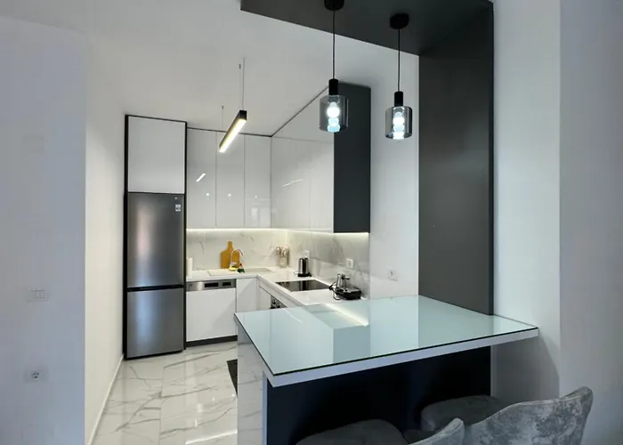 Golden Seaview Two Bedroom * Sarandë