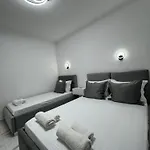 Golden Seaview Two Bedroom Sarandë