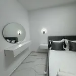 Golden Seaview Two Bedroom * Sarandë
