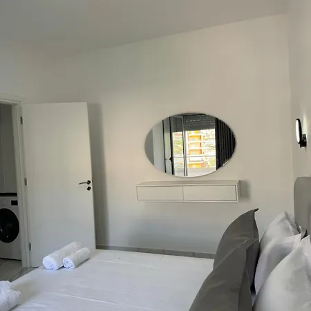 Golden Seaview Two Bedroom アパート Sarandë
