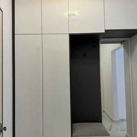 Golden Seaview Two Bedroom アパート Sarandë