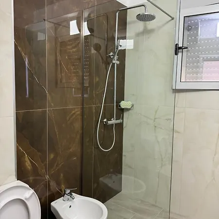 Golden Seaview Two Bedroom 公寓