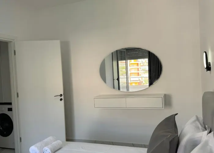 Golden Seaview Two Bedroom Apartamento Sarandë