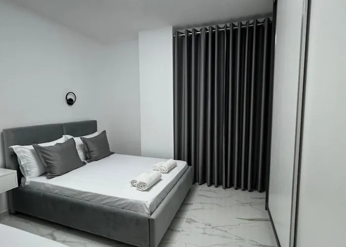 Golden Seaview Two Bedroom Apartament Saranda
