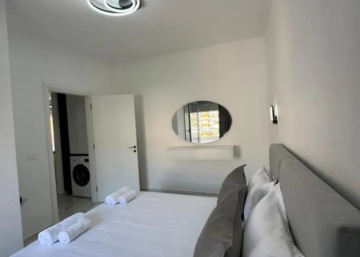 Golden Seaview Two Bedroom Apartament *